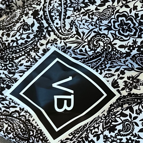 - Vera Bradley Drawstring Backsack in Eden Paisley Black - Picture 8 of 12